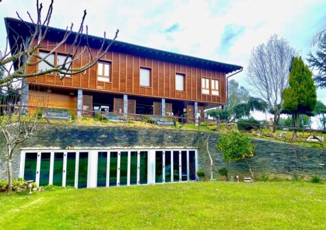 VILLA BY THE MOUNTAINS